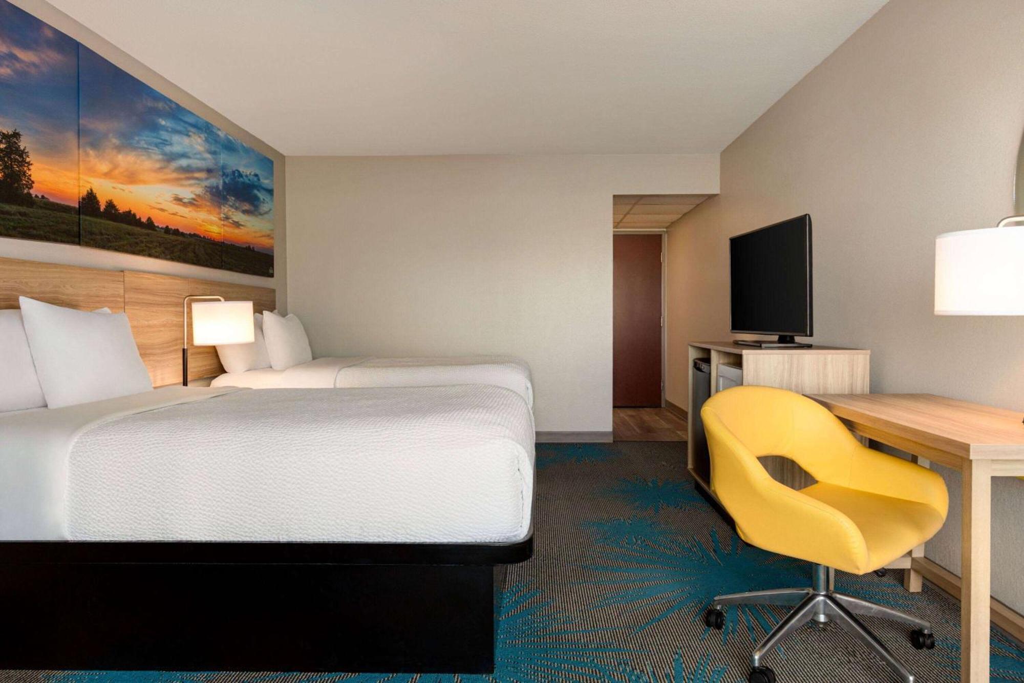 Days Inn By Wyndham Grand Island I-80 Doniphan Экстерьер фото