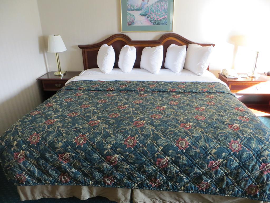 Days Inn By Wyndham Grand Island I-80 Doniphan Экстерьер фото